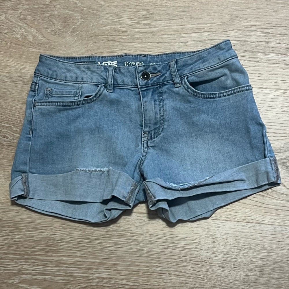 Vans Junior’s Boyfriend Denim Shorts Button Zip Fly 5 Pocket Low Rise Size 1/25